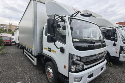 Dongfeng 120C Шторно-Бортовой